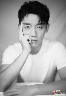 郑恺黑白质感写真展现了个性潮男的魅力