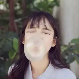 谁知道她是谁,有她其他照片的吗,谢谢