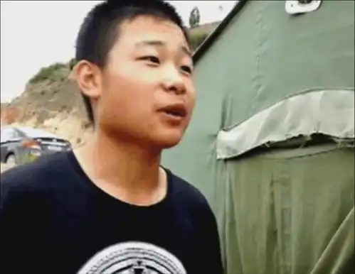 8年过去了,当年在工地上收到大学通知书的搬砖男孩,后来怎样了
