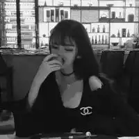 qq头像女生洒脱