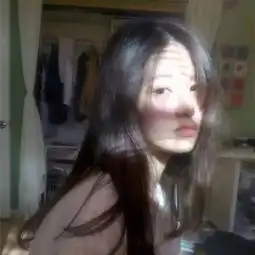 女生头像言不由衷