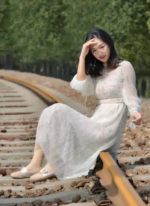 优雅的女生如何拍照学会这8个简单姿势,就能拍出自然优雅美