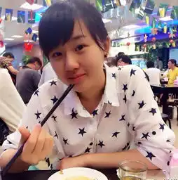 孟非爱女近照曝光清纯女神范儿皮肤白皙笑容甜美
