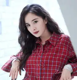 杨幂沙漠写真曝光,轻松驾驭异域风情,化身楼兰女郎美呆了