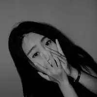 求qq头像,姐妹三人,黑白,带字不带字都可以