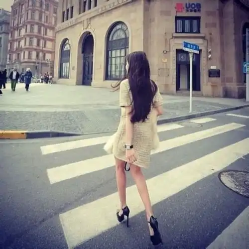 幽默丨美女的背后