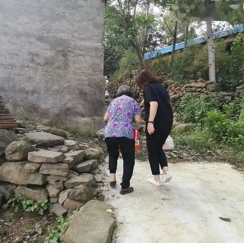 县妇联开展走访慰问活动