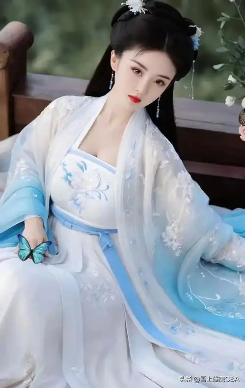 古装美女,古典之美,青丝素衣,玉颜含笑