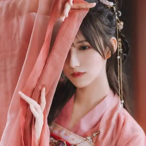 纳兰容若道尽感伤懊悔的一首词,总有一个人惊艳了过去的时光