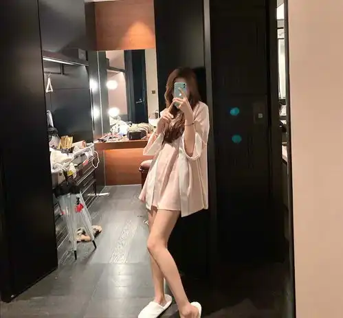 气质网红的气质有多好居家拍照不露脸都是美的,除了温婉还真没谁了