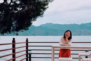 微胖女孩上pick时尚大妈,在泸沽湖上演撩人背影杀