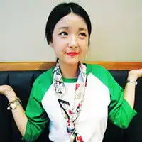 qq头像女生海边背影长发情感系女生头像磕磕绊绊从不言分离