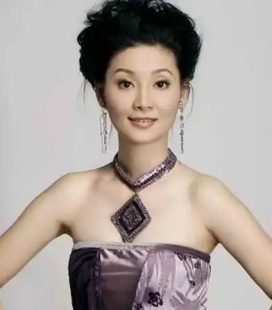 徐帆被王志文扫地出门,冯小刚却为她抛妻弃子,今相爱27年