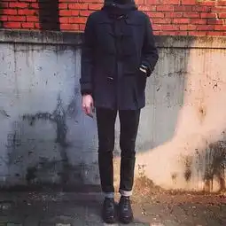 这件藏蓝色风衣该怎么搭配