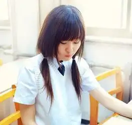 装嫩扎发尽显女学生的可爱甜美感
