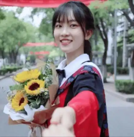 北大美女医学博士走红,一张娃娃脸惹人爱,评论区里却一片阴阳怪气