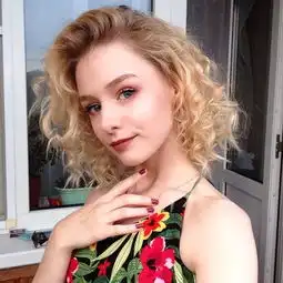 靠颜值爆红ins,圈粉16w的俄罗斯小仙女,果然720度美名不虚传
