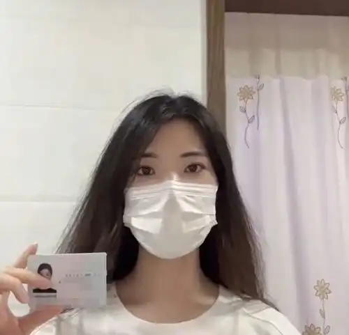 女博士举报导师性骚扰后续同学曝导师是惯犯,曾被停课警告