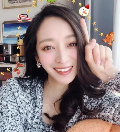 nba亚洲第一人王治郅,二婚迎娶90后美女主播,15岁儿子身高2米