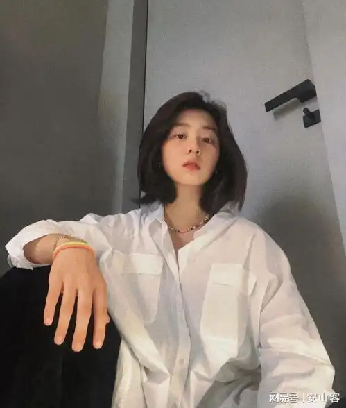黄多多vs王诗龄英美教育大对决,谁才是真正的街头时尚宠儿