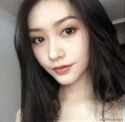 搞笑gif来自灵魂车手的轻蔑一笑