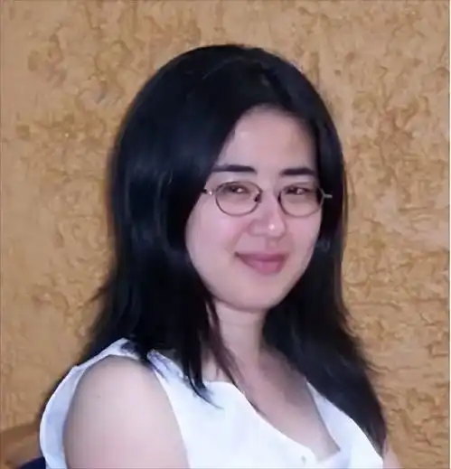 中国神童田晓菲,13岁考入北大,19岁出国留学后嫁给53岁老师