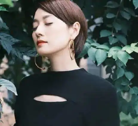 45岁马伊琍近照曝光,状态堪比整容离婚2年后,你怎么过成这样了