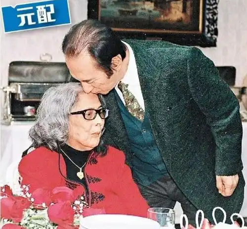 赌王追悼会地点曝光宅子市值30亿,何超琼为丧事奔波