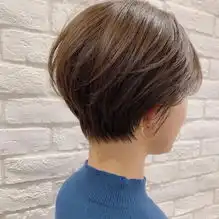 天鹅颈短发