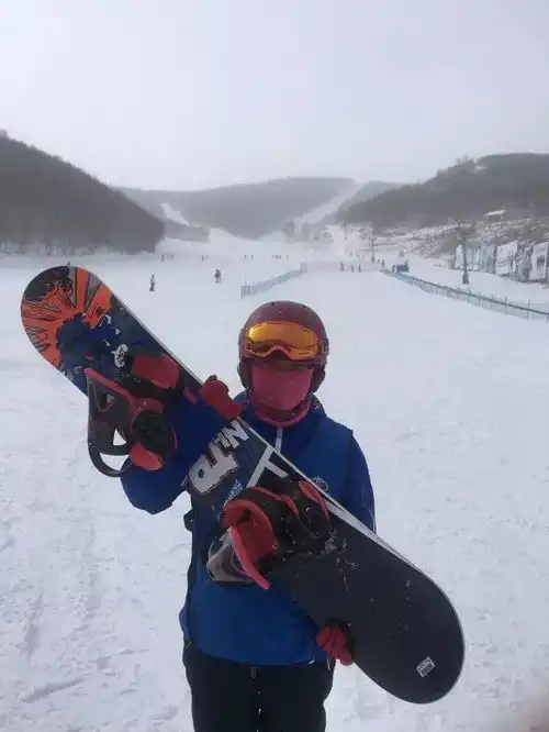 健飞少年圣诞国际学校滑雪训练营