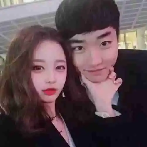 关于调戏女朋友的情侣头像微信头像图片大全