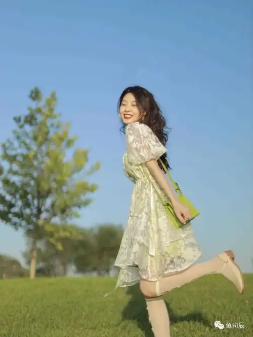 如何拥有精致少女感看看这些减龄搭配,甜美温柔又显气质