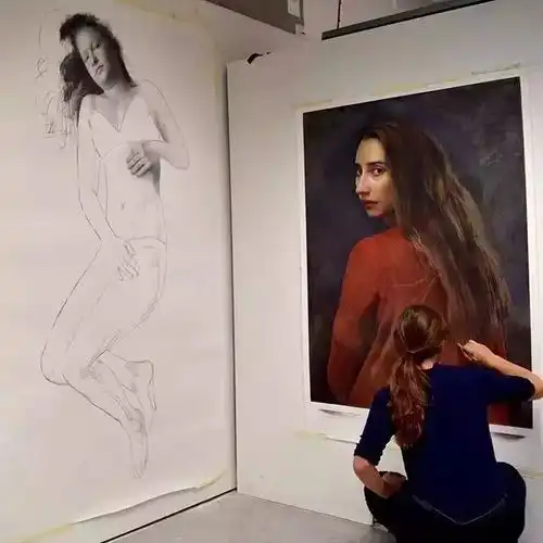 她的作品多次在纽约伦敦以及佛罗伦萨巴塞尔艺术展览