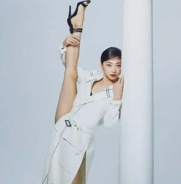 日本体坛女神畠山爱理,被誉为绝色美女,退役后显得更迷人