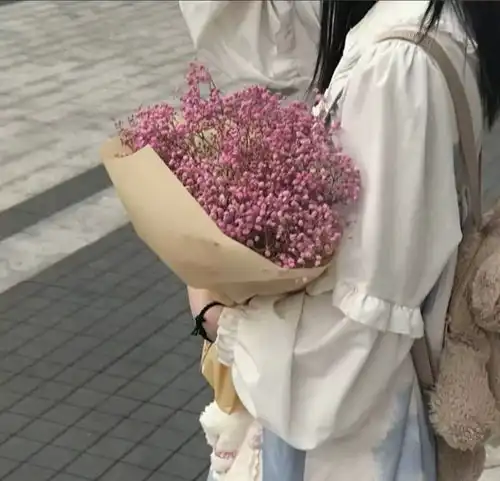 真人女生头像希望你能明白生活的目标从来不是爱情,而是快乐