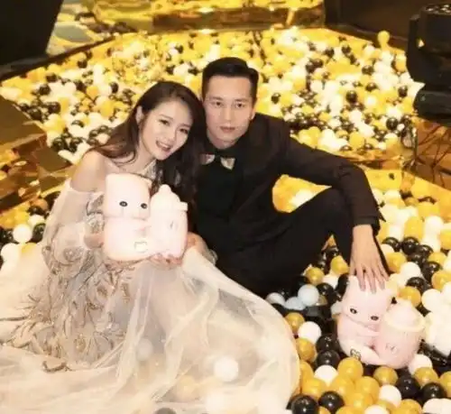 又一位女星自曝怀二胎嫁给二婚富豪才3年,如今获价值300万礼物