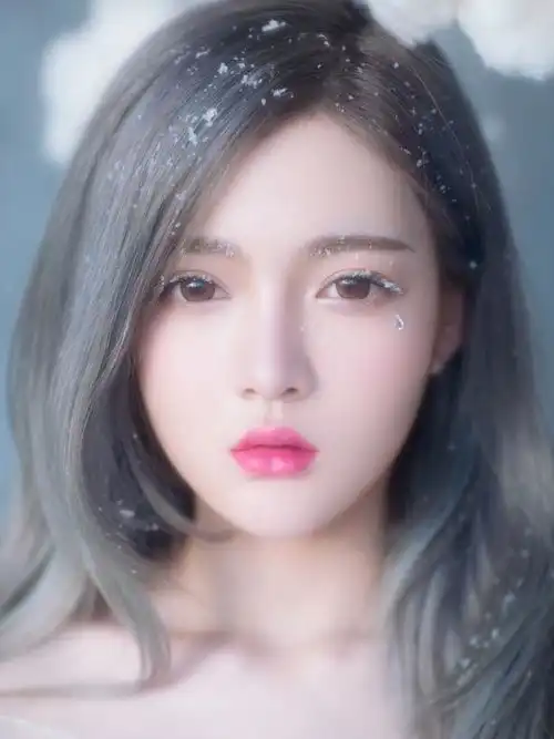 搞笑gif趣图美女你的侧脸已经很美了,正脸不敢想象啊