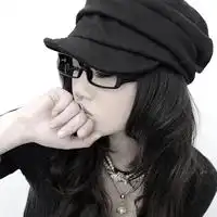 求我好看的qq头像女生黑白颜色的