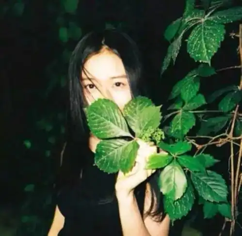 女生头像我想出去走一走