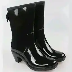 男人适合穿黑色的女式雨鞋吗