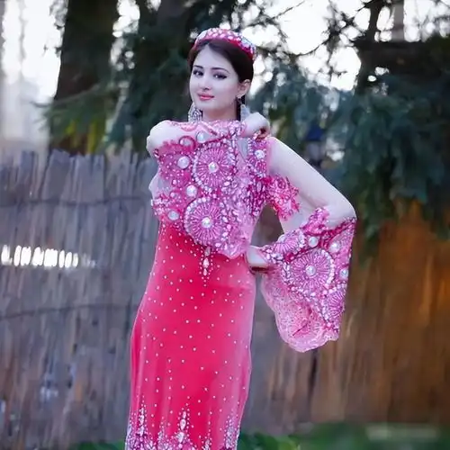 我国唯一纯正白色人种,不与外族通婚,当地美女如云堪比迪丽热巴