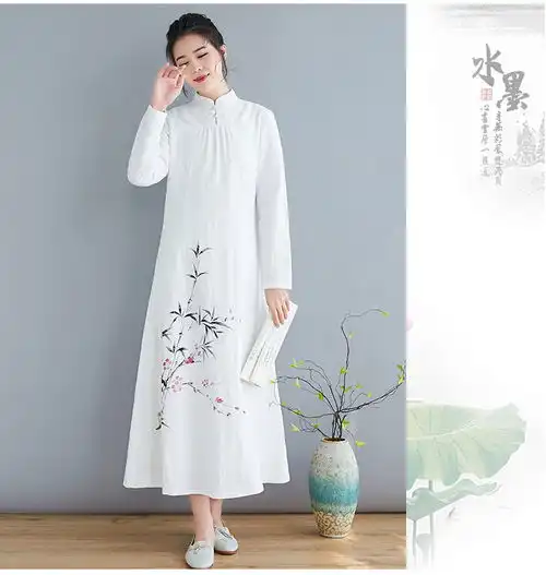 施悦名2019秋冬新款气质长款白色连衣裙文艺复古手绘连衣裙女a