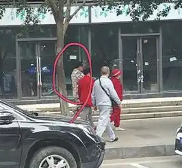 新闻哥交了女朋友也别忘记怎么做人