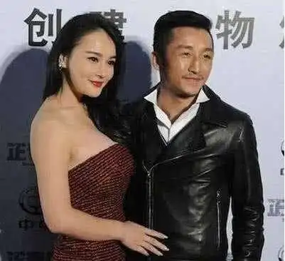 她曾是央视女主持,嫁中国拳王后生活温馨,生完三胎身材依旧少女