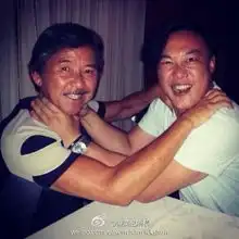 陈奕迅再现搞怪本色与林子祥互掐