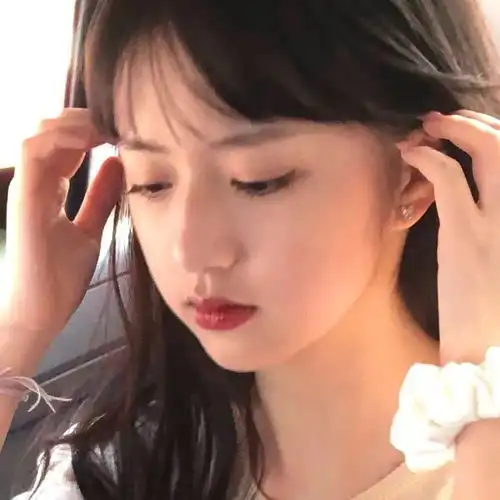 周五也是日更美女头像哦