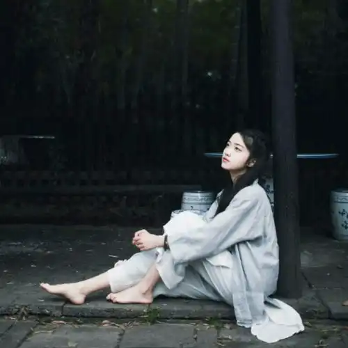 深入红尘,只为寻你踪影