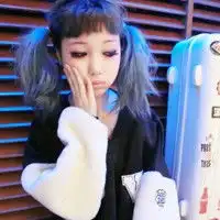 我是你仰望天空飘过的云朵