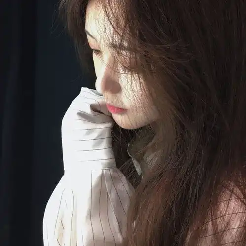 星星掉进海里糖果掉进梦里而你掉进我心里性感清纯迷人女生头像