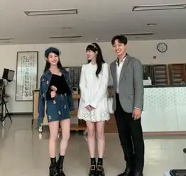 两大流量女王是闺蜜雪莉iu高颜值姐妹装,大长腿厉害了